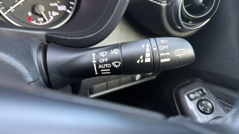 Nissan Juke 1.0 DiG-T 114 N-Connecta 5dr Petrol Hatchback